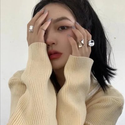 台风圈里的女人 海报